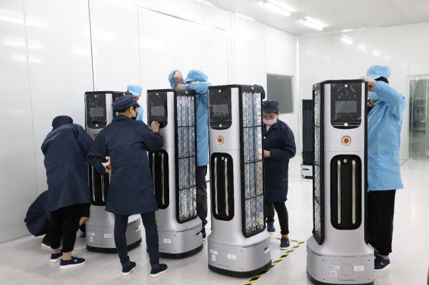 首批LG智能机器人从深兰工厂装箱发往美国，智能机器人销售迈出关键一步